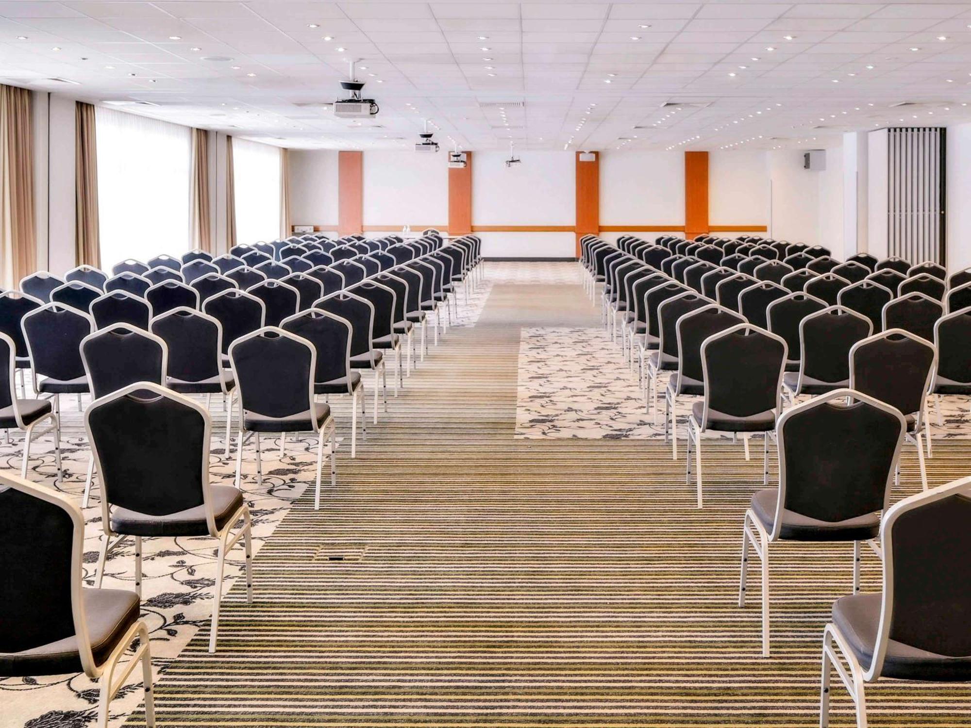 Mercure Hannover Oldenburger Allee Экстерьер фото